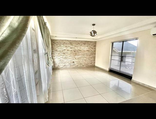3 BEDROOM HOUSE FOR SALE IN PELHAM